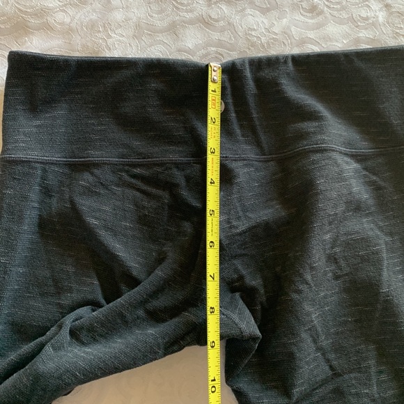 Lululemon Capri leggings - Picture 10 of 16